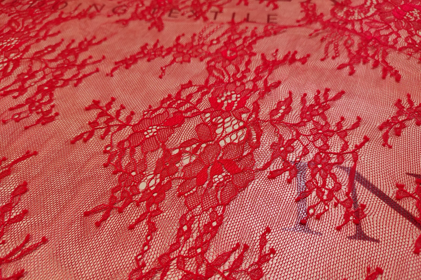 chantilly without beads detail 384139