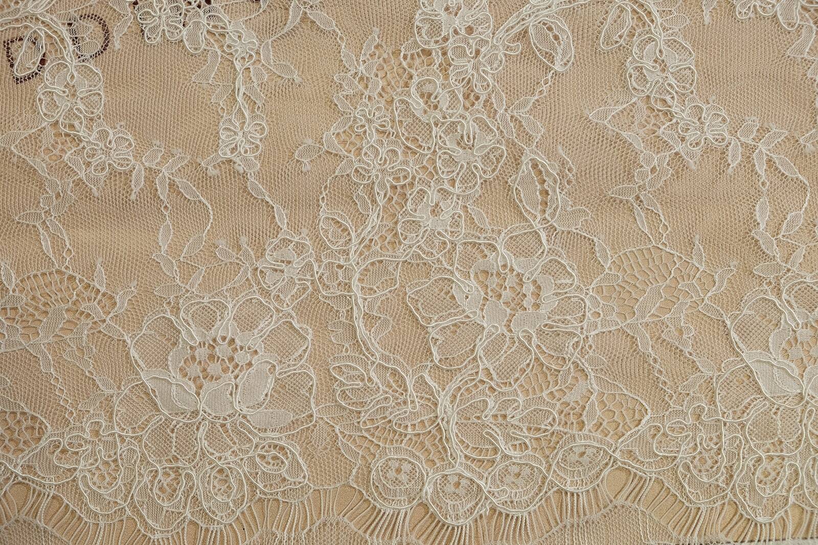 chantilly with cord edge 384382