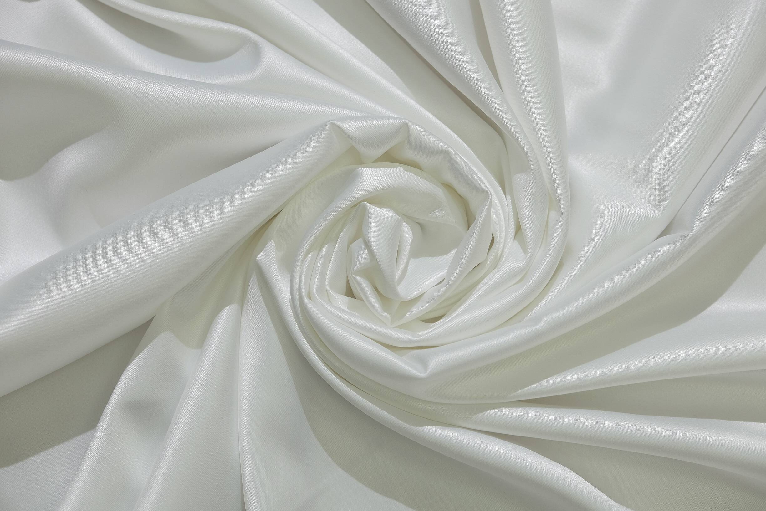 stretch satin Kristal rolled in a circle 384771