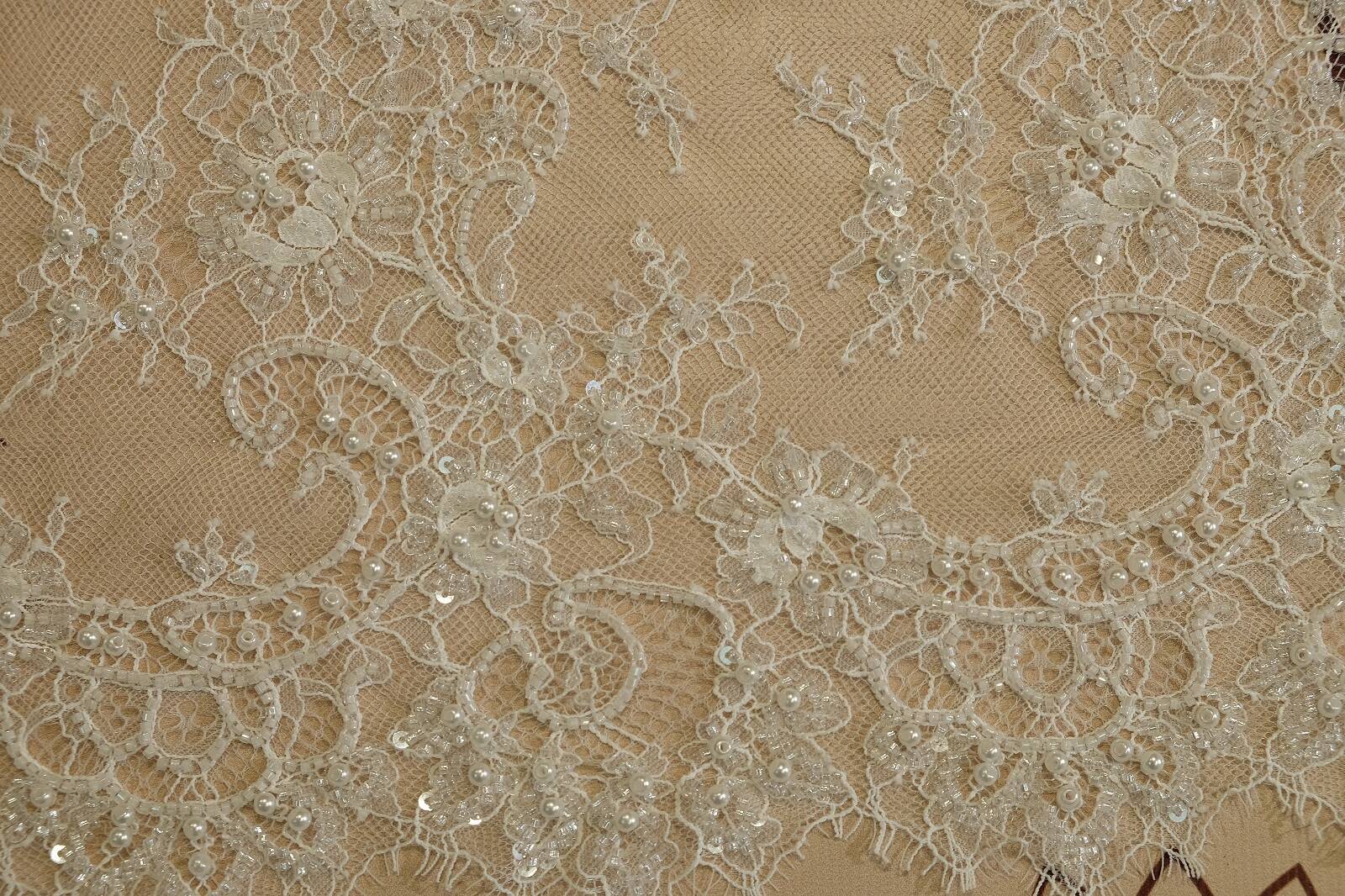 chantilly with beads pattern 384993