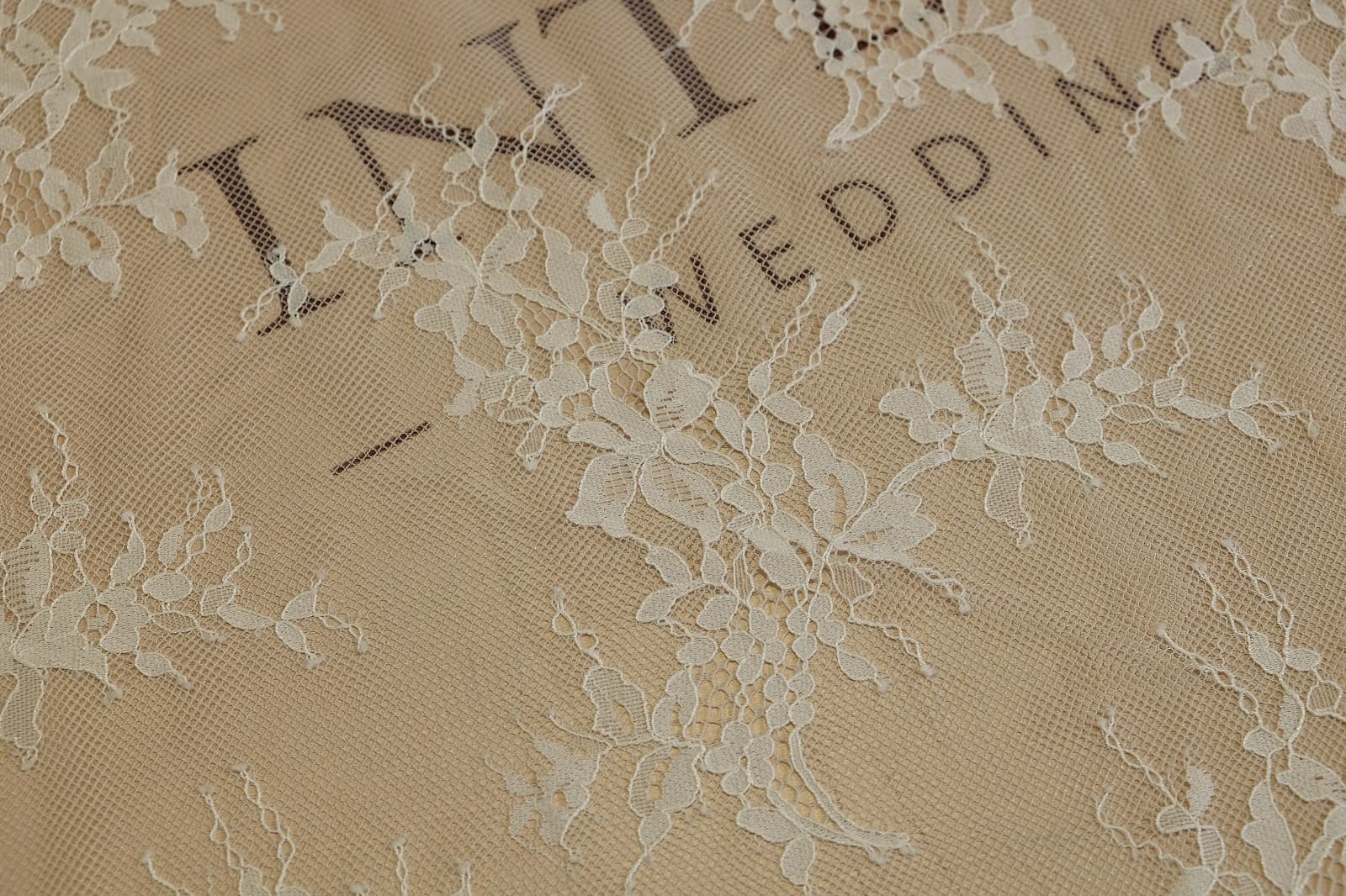 chantilly without beads detail 385235