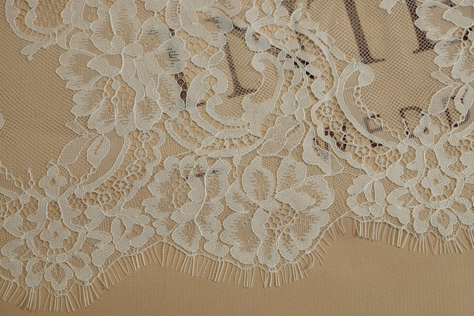 chantilly without beads edge 385235