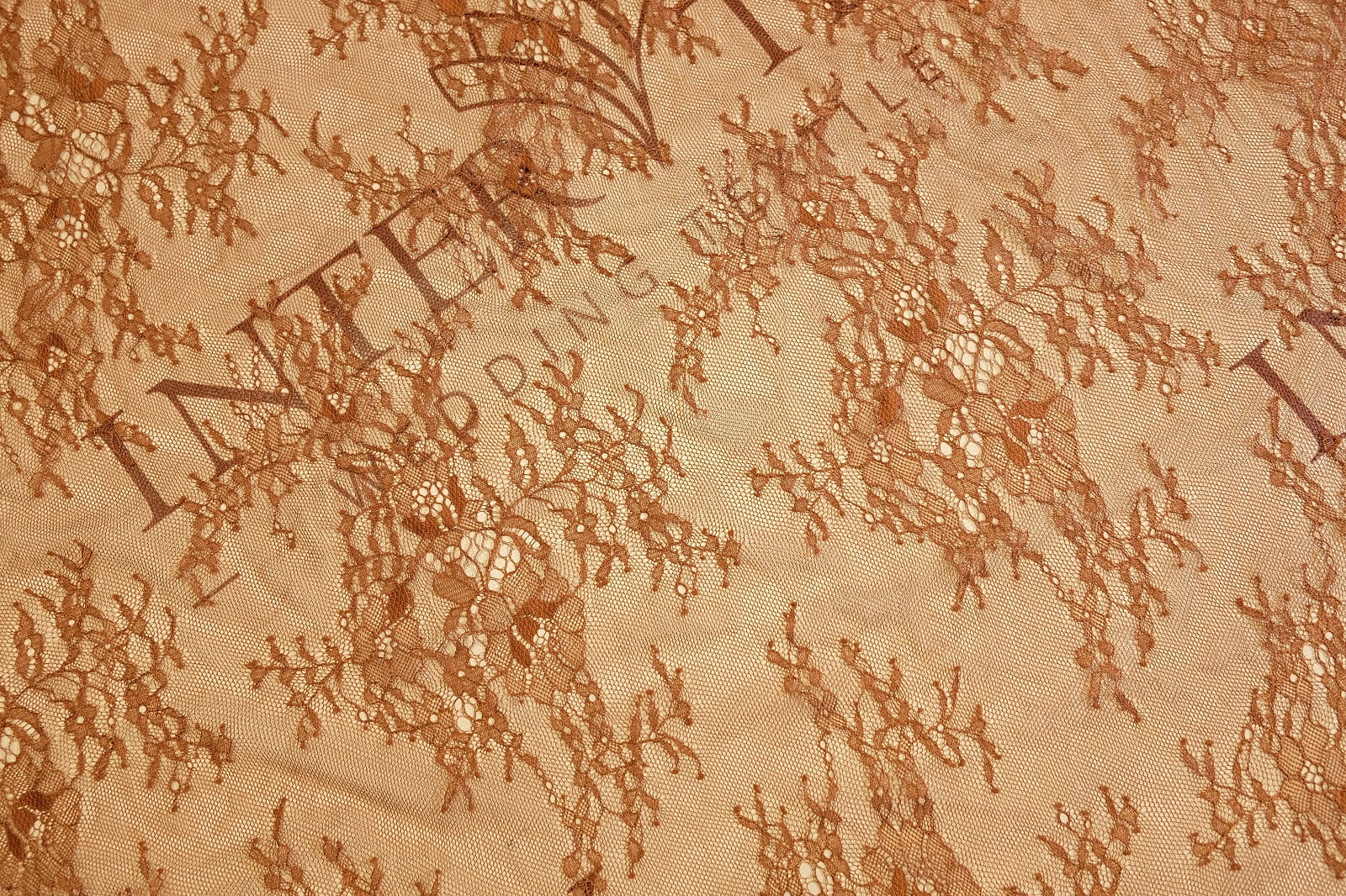 chantilly without beads central part 385259