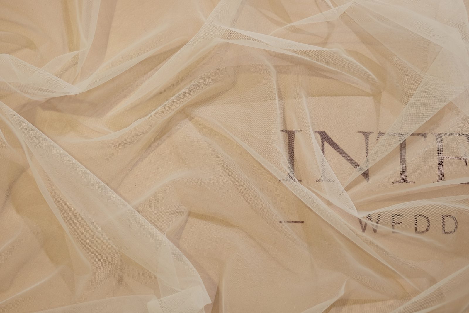 Italian mesh natural folds 385341