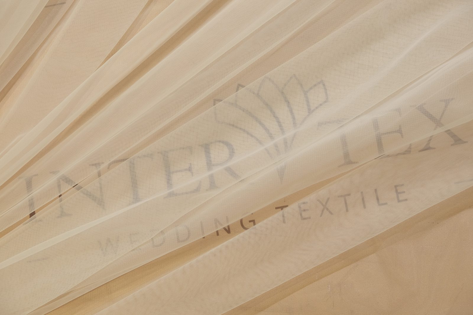 Italian mesh draped in folds 385341