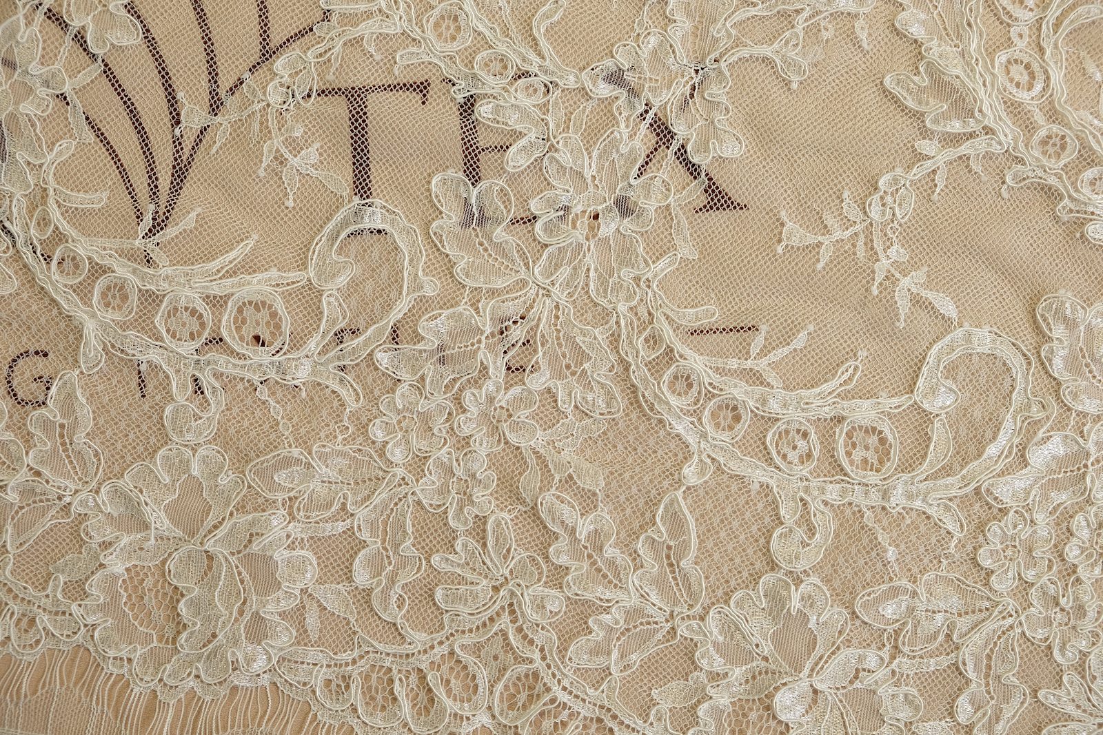 chantilly with cord close-up 385433