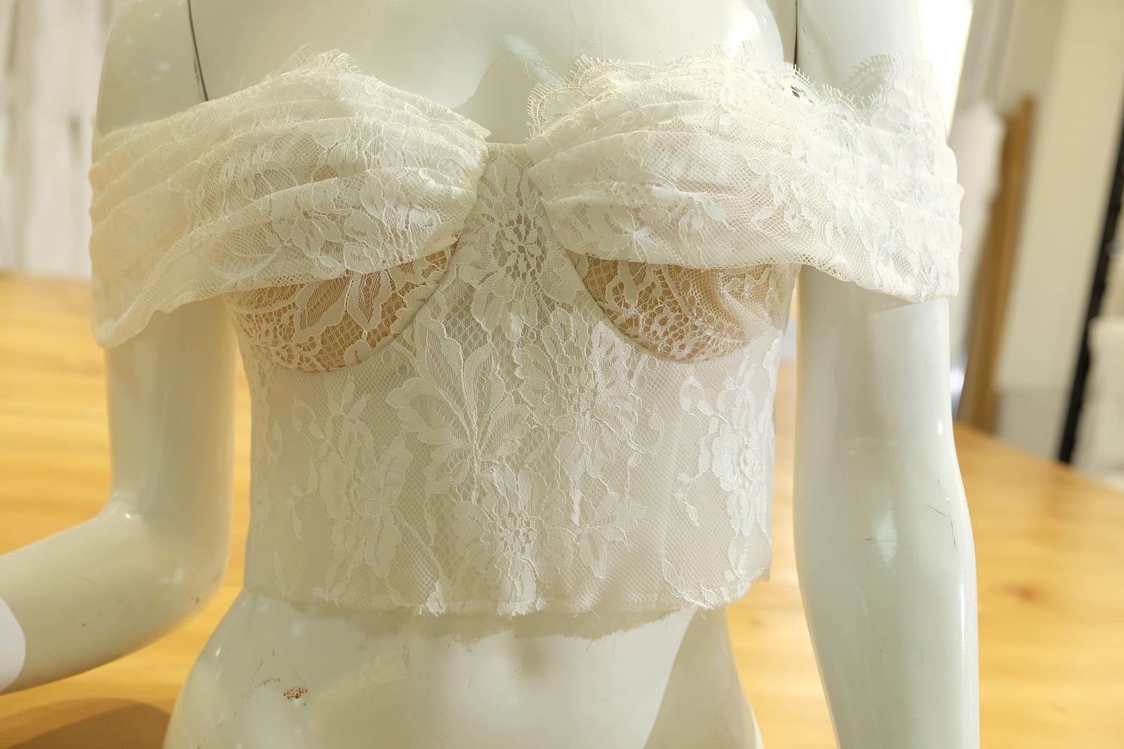 corset front view 385570