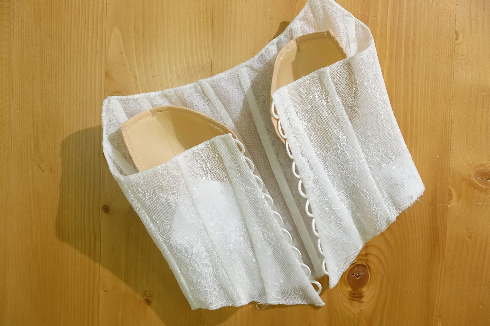 corset back view on table 385594