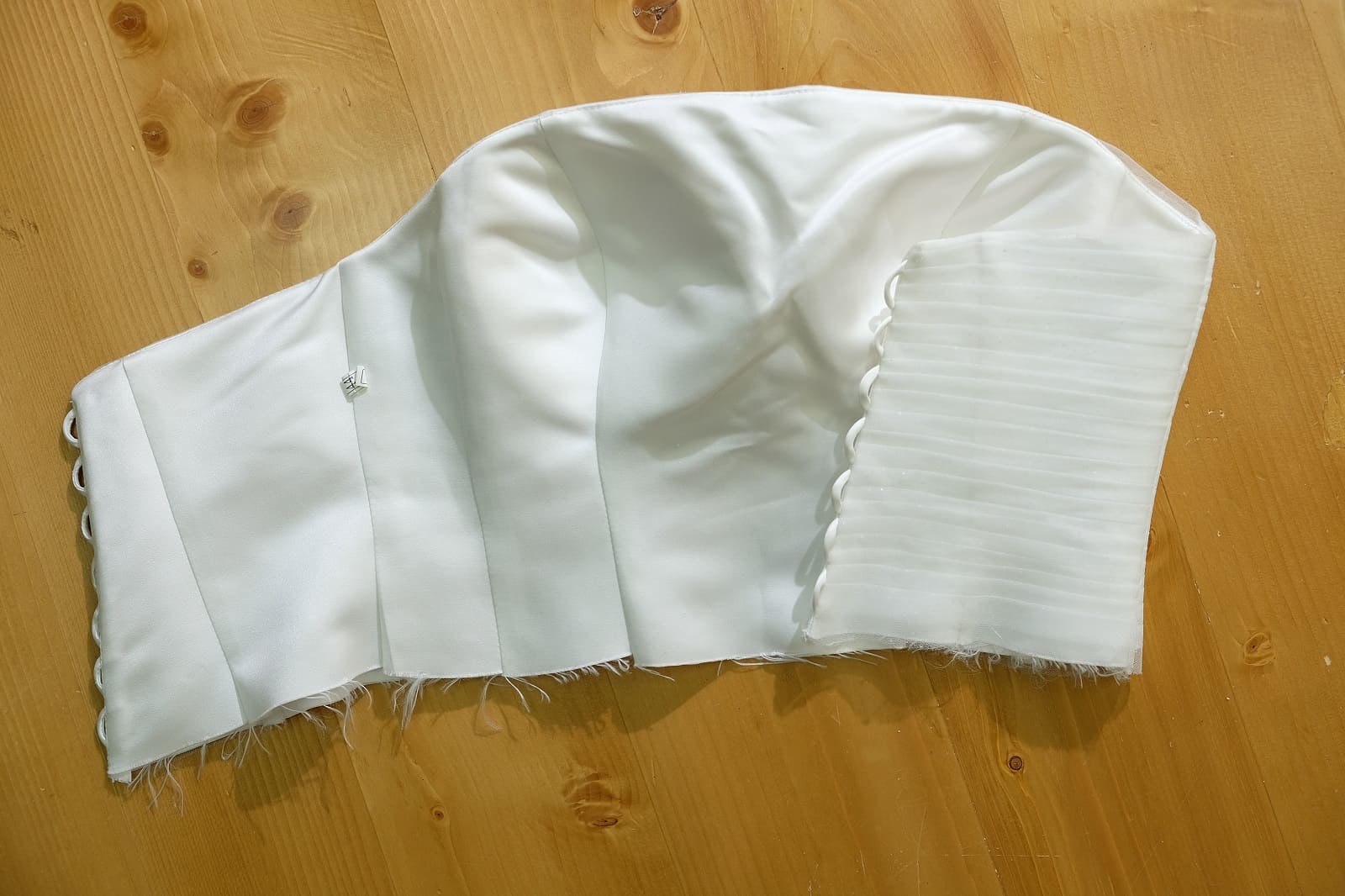 corset back view on table 385617