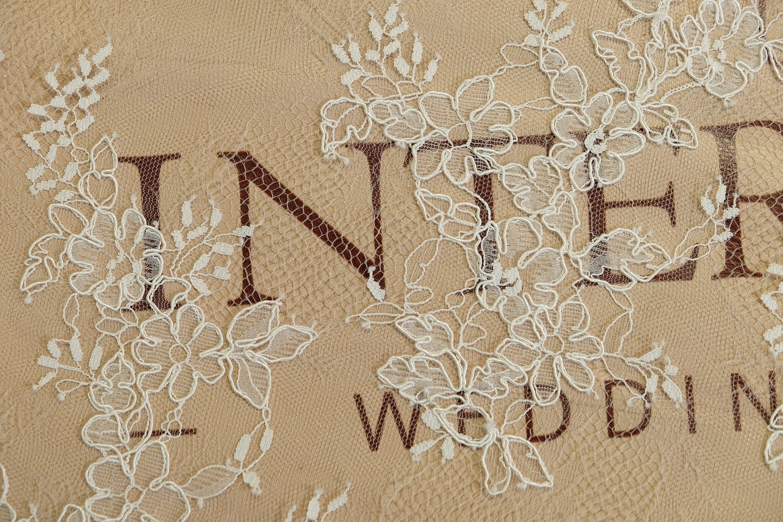 chantilly with cord detail 385679