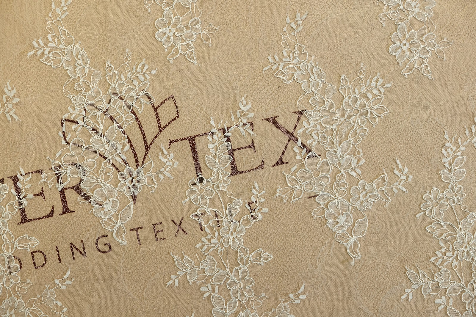 chantilly with cord pattern 385679