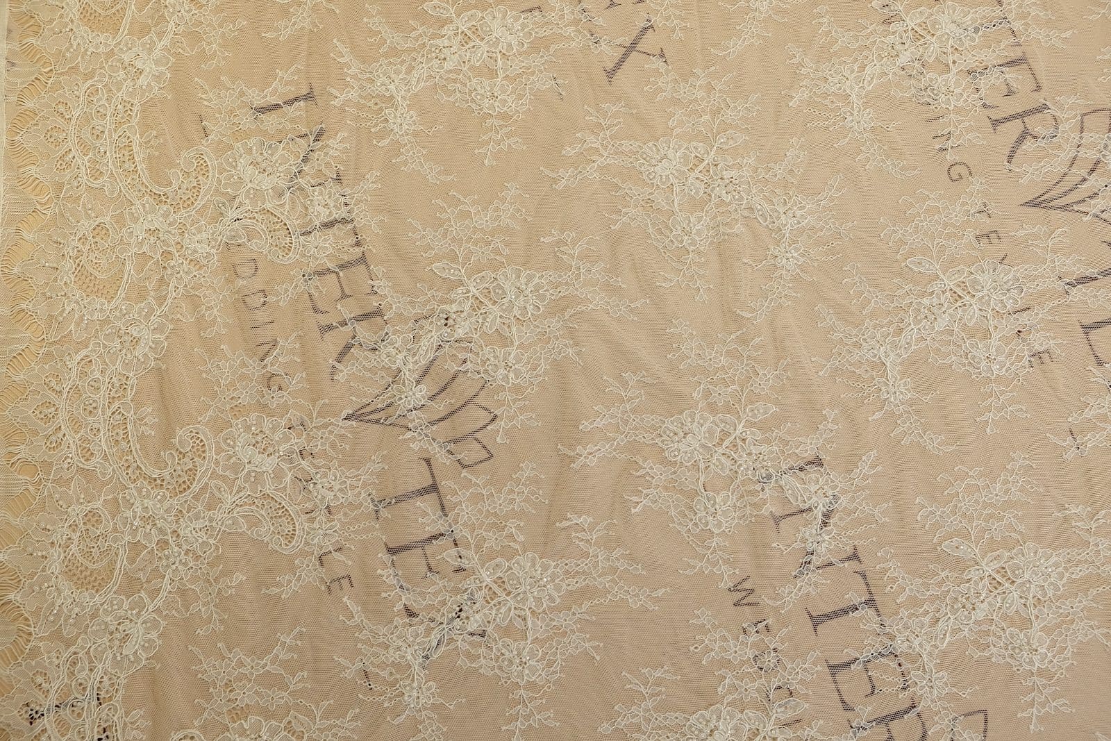 chantilly with beads half width 385822