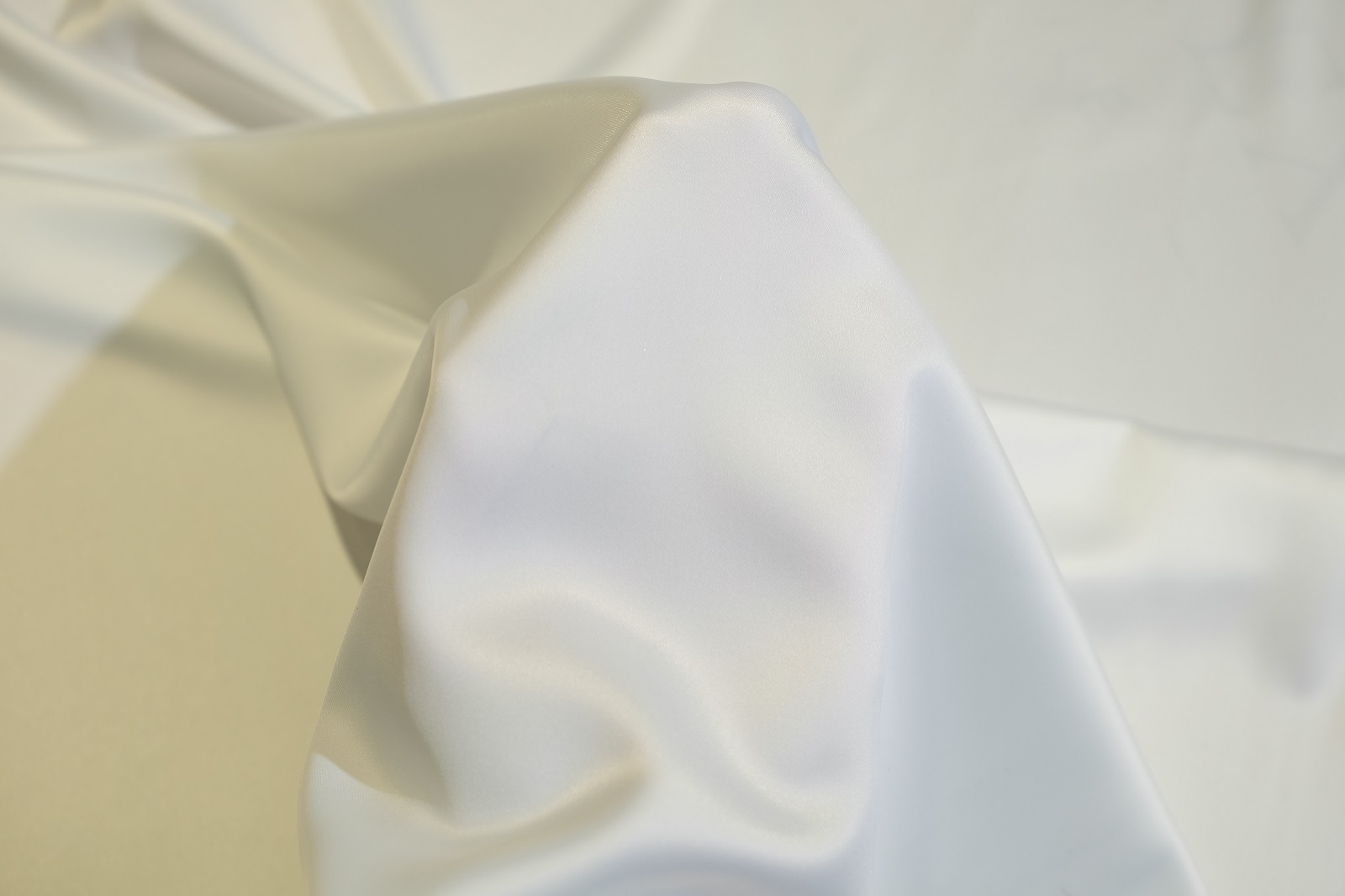 matte stretch satin on hand 385914