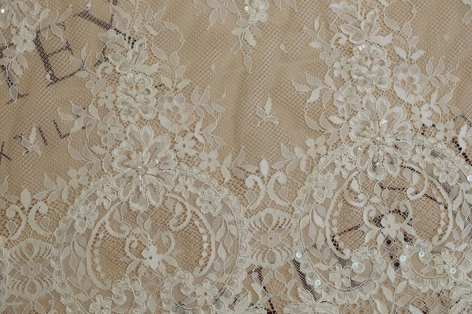 chantilly with beads pattern 386096