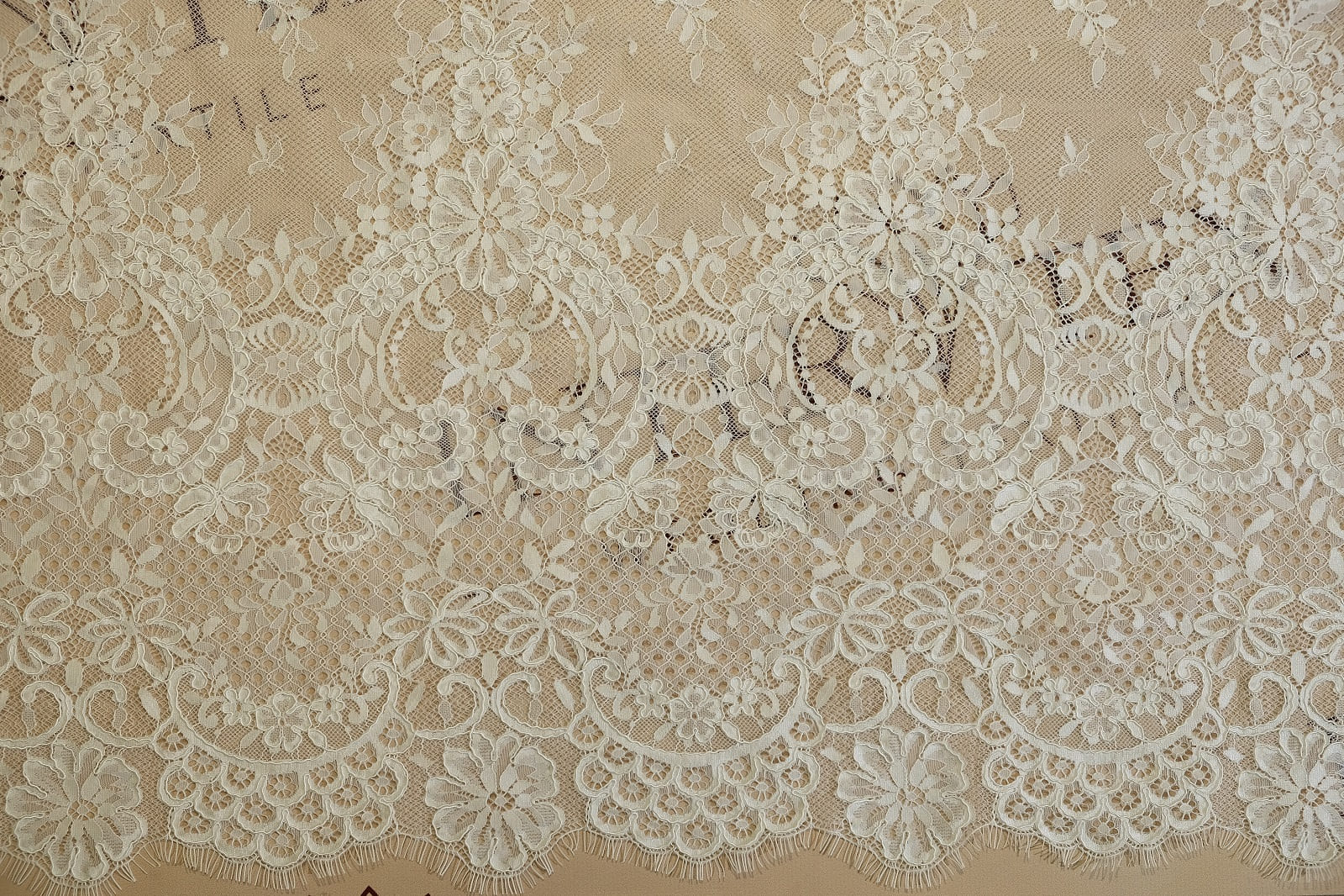 chantilly with cord surface view 386133