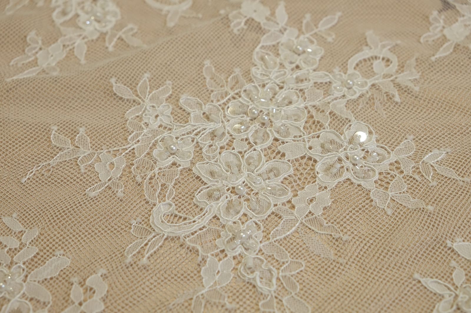 chantilly with beads close-up 386188