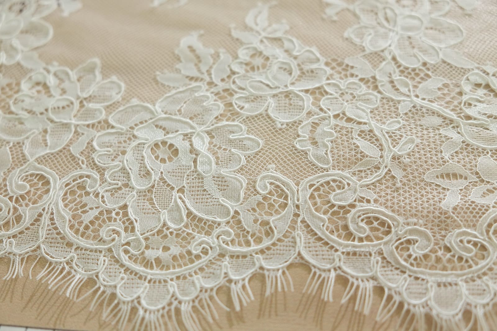 chantilly with cord close-up 386195