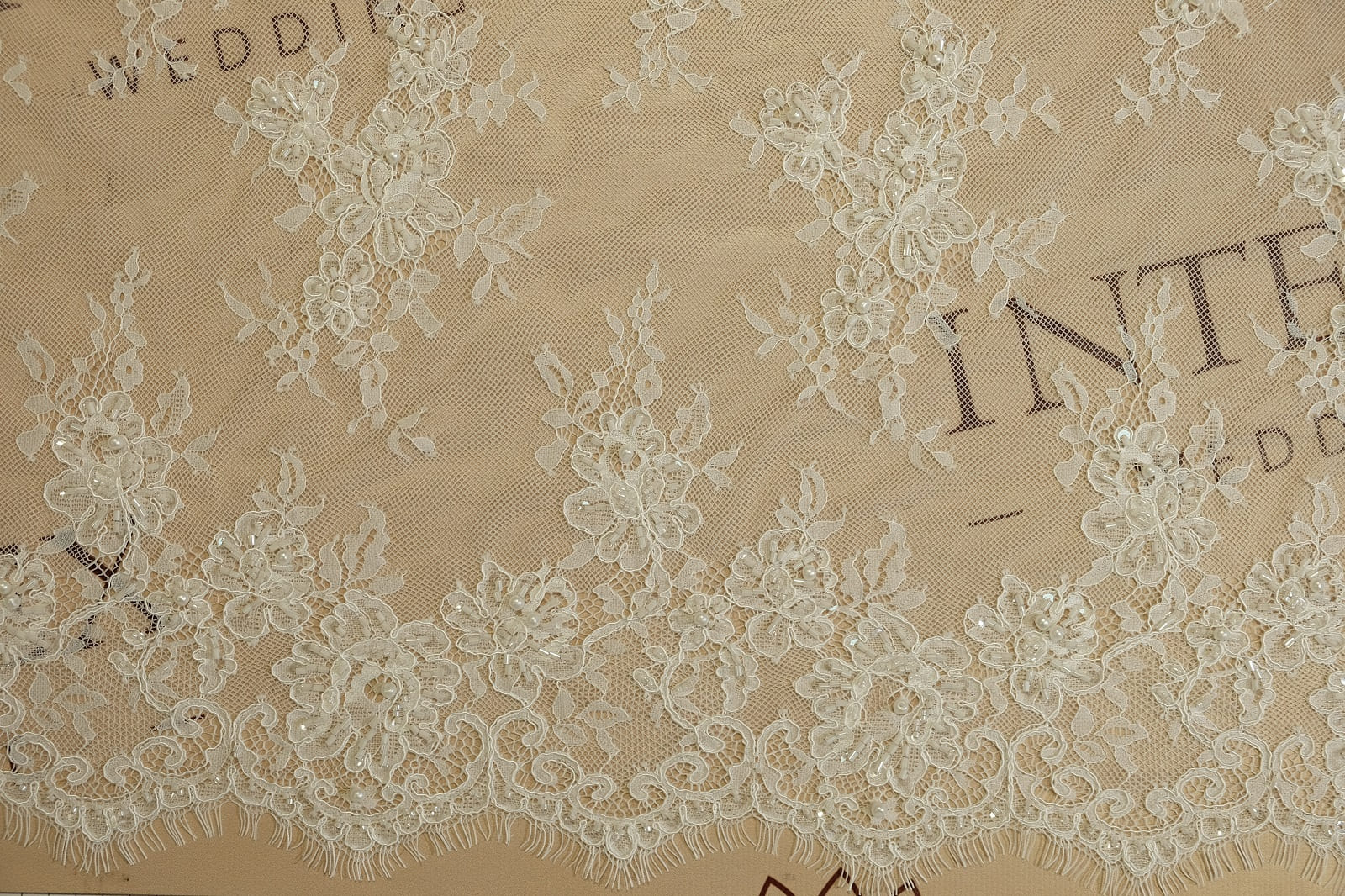 chantilly with beads half width 386218