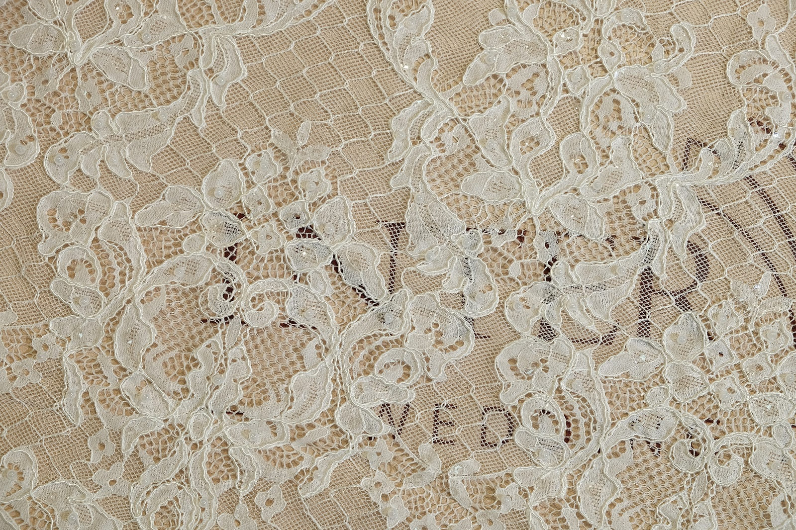 chantilly with beads pattern 386744