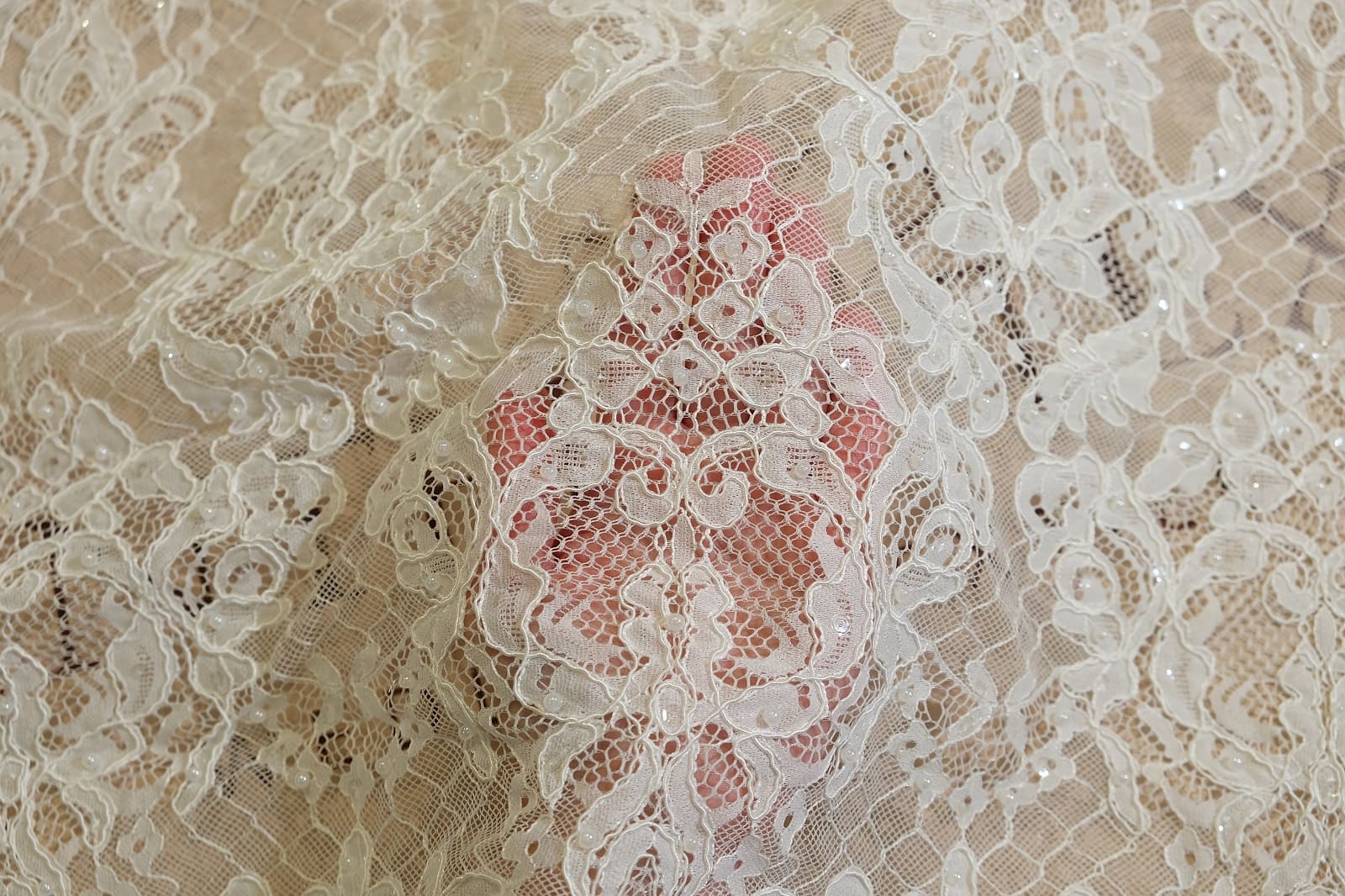 chantilly with beads on hand 386744