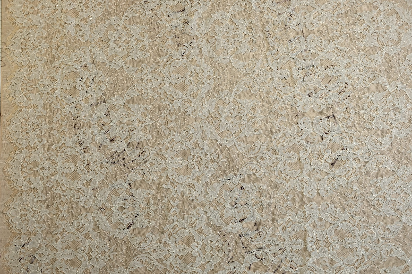 chantilly with beads view from afar 386744