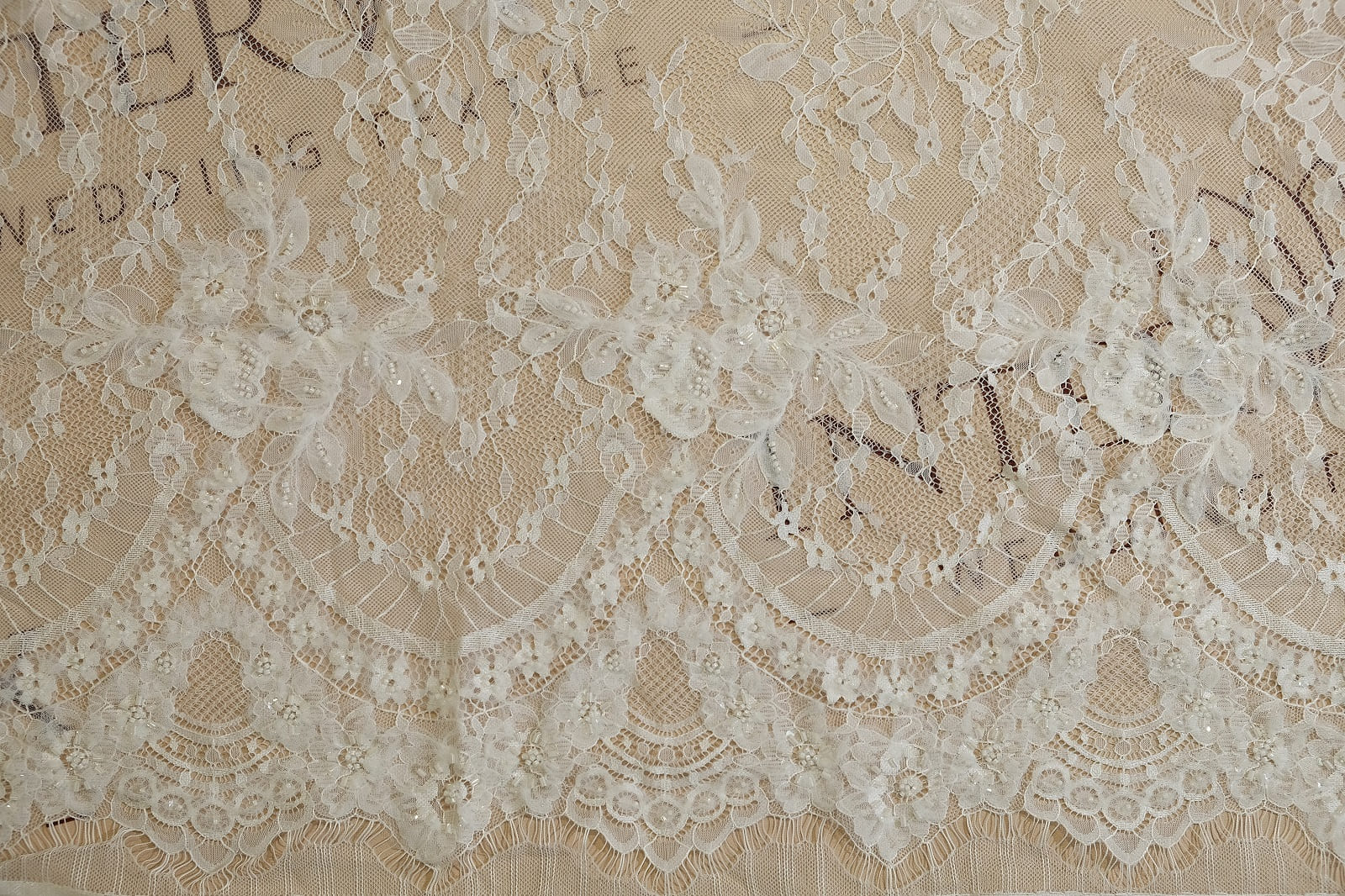 3D chantilly with beads surface view 386850