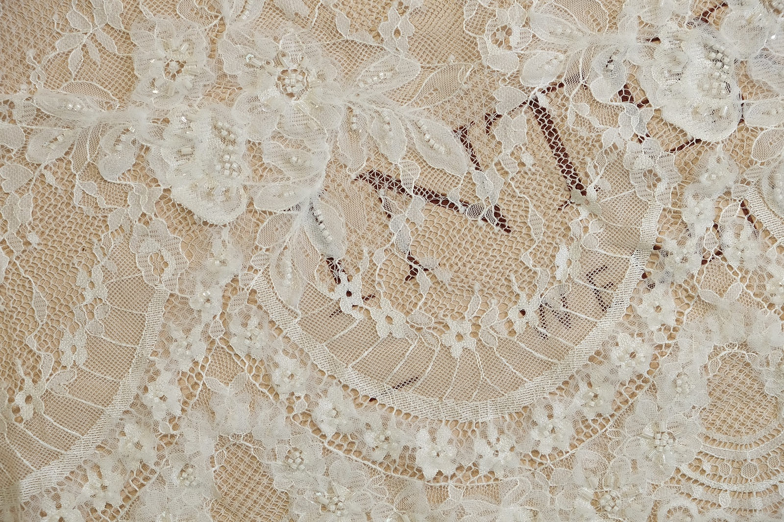 3D chantilly with beads close-up 386850