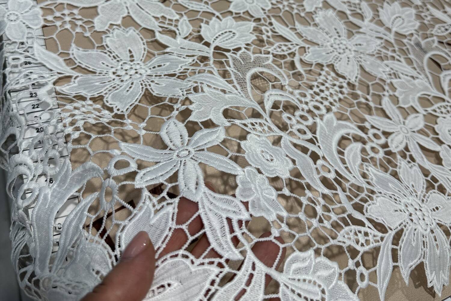 Inter Tex bridal fabric 383064 image from the Inter Tex catalogue for bridal fabrics, lace, appliques and B2B atelier orders.