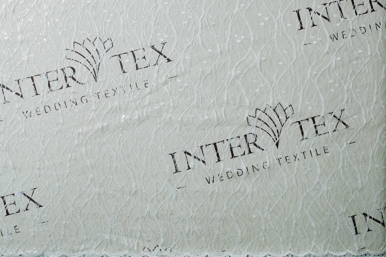 chantilly with sequins half width 316536