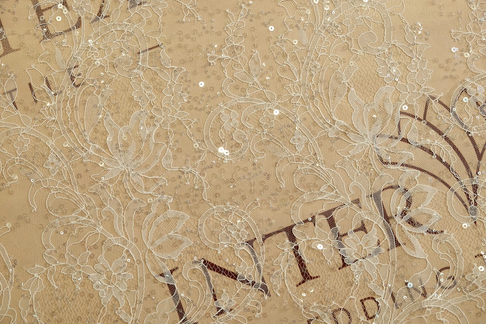 chantilly with sequins half width 385143