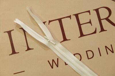 2000000370248 YKK 35 см